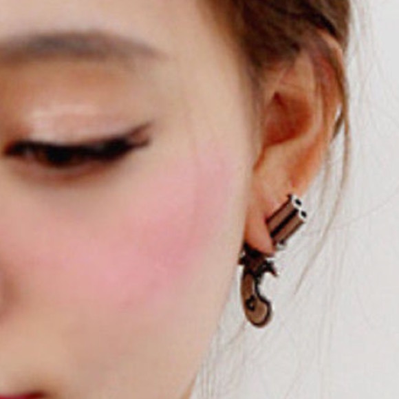 POW GUN EARRINGS - Picture 6 of 6